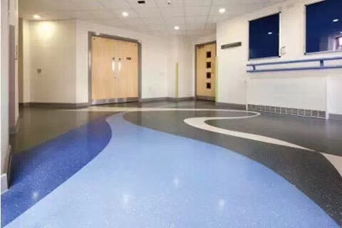 冬季塑膠地板施工應該注意的事項